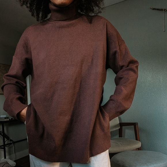 Commense Brown Turtleneck Sweater - Picture 7 of 8